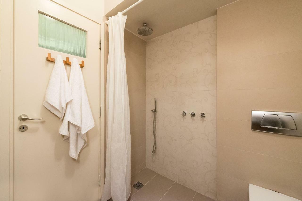 Stylish Flat With Veranda In The Heart Of 雅典 外观 照片